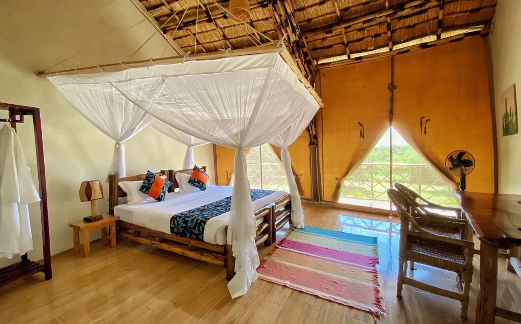 lodge uganda