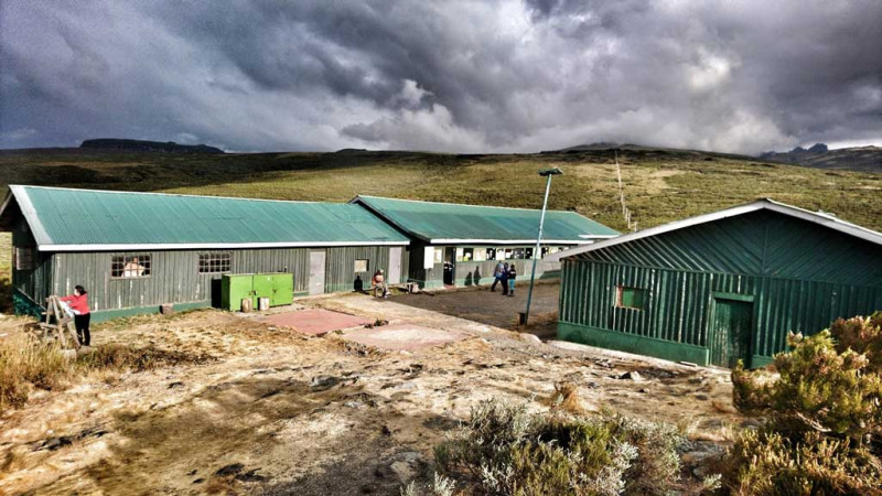 Monte Kenya via Sirimon (2/5) | Old Moses Camp (3.340 m) - Shipton Camp (4.200 m)