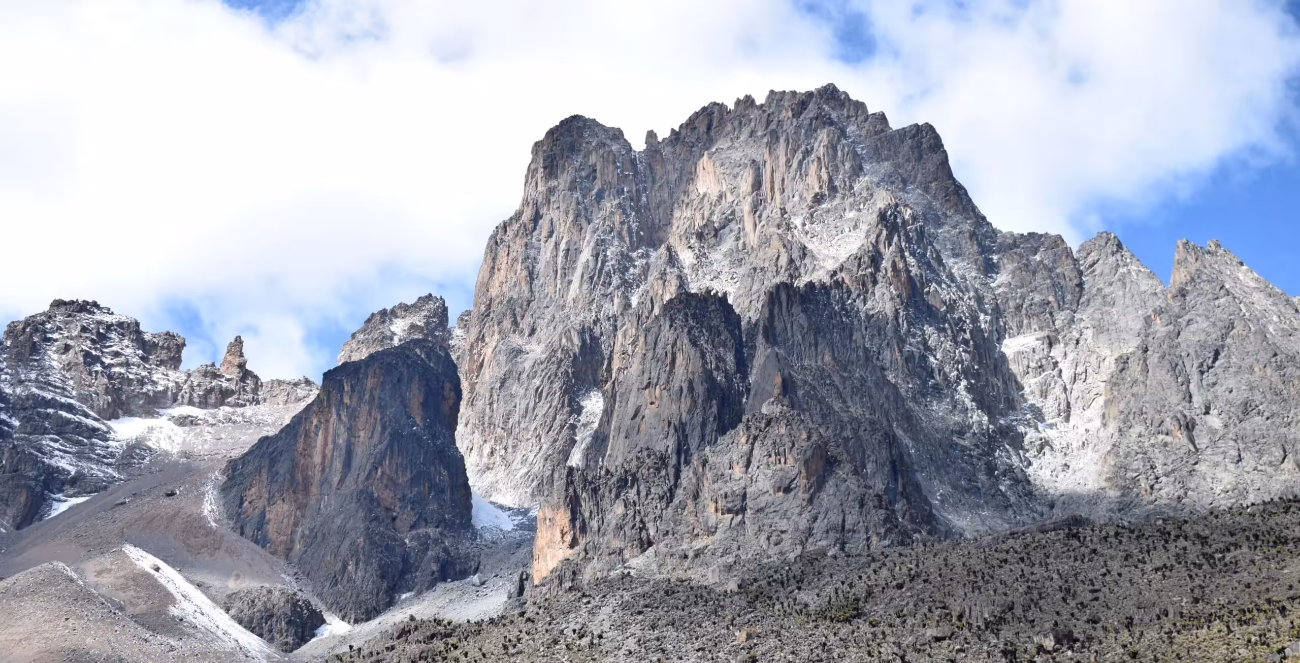 Monte Kenya via Sirimon (4/5) | Shipton Camp (4.200 m) - Cima Lenana (4.985 m) - Old Moses Camp (3.340 m)